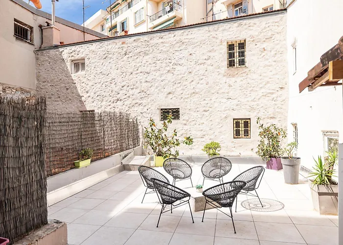 Amazing 3 Bdrs And Garden Place Du Pin Parking !