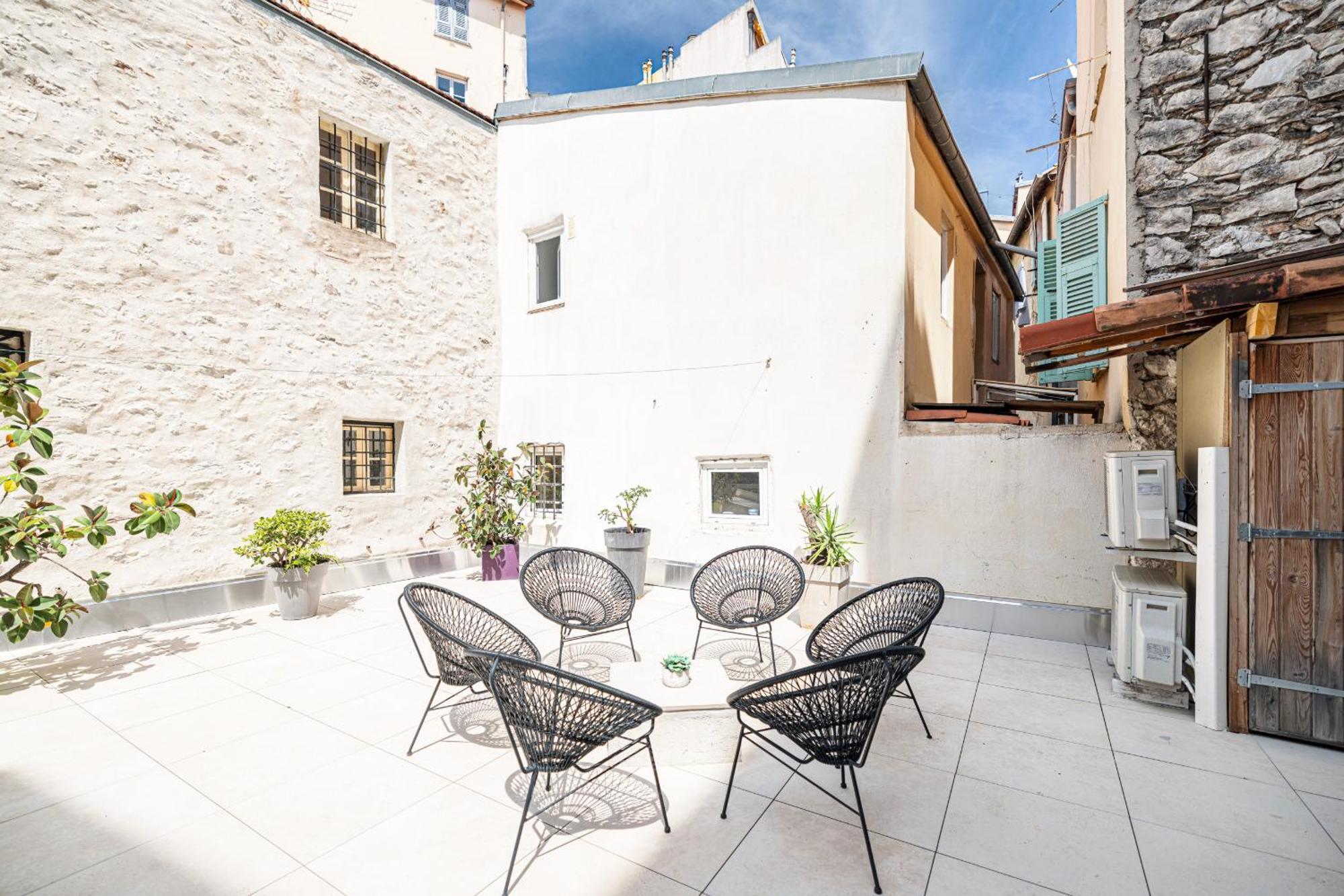 Amazing 3 Bdrs&garden Place Du Pin Parking ! Appartement